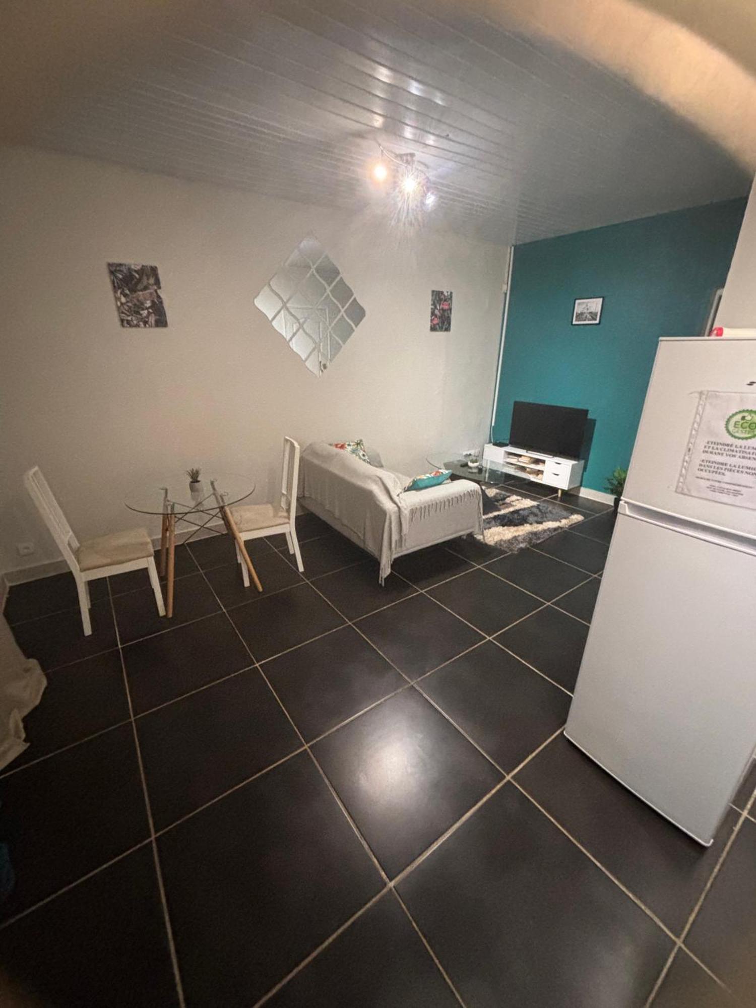 Sermie T2 Climatise Avec Piscine Kourou Exterior foto